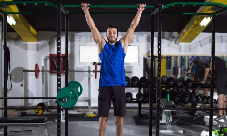 install a pull up bar at home