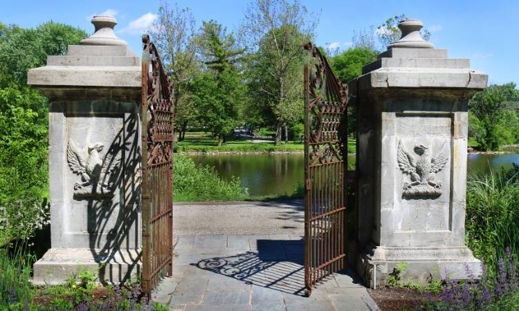 Installing a wrought iron gate