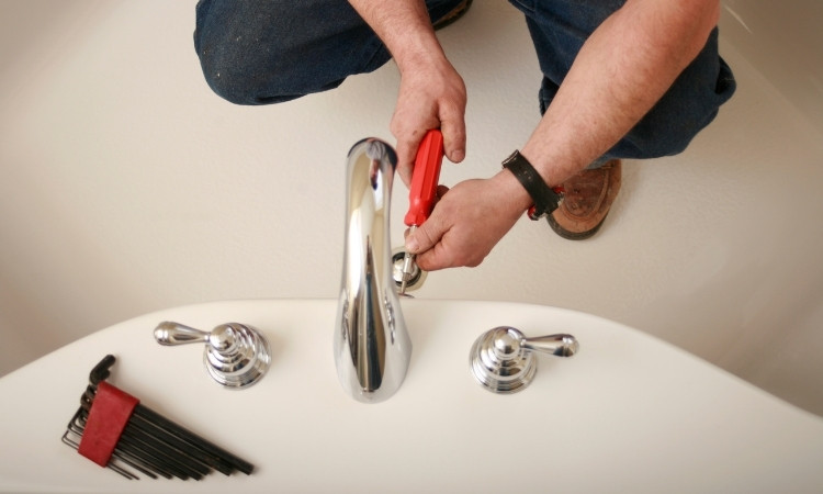 fix a leaky bathtub faucet singapore